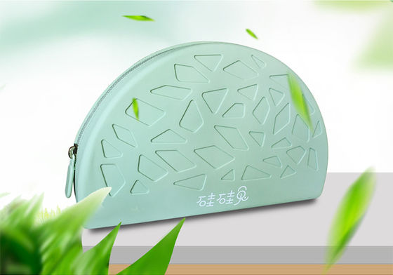 Sac de maquillage en silicone doux en forme de ventilateur imperméable à l'eau, léger et portable, sac de rangement pour petits objets
